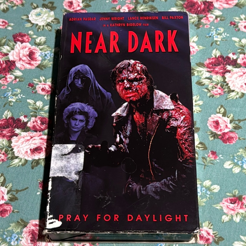 NEAR DARK 📼 VHS cult classic vampire horror movie 🍿 used, plays great. Vintage
